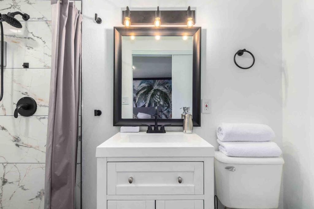 Your Tiny Downtown Home With Backyard Unit D Phoenix Exterior foto